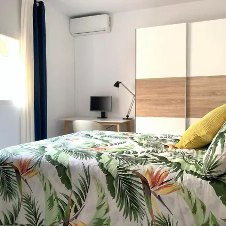 Atico Terrazas Con Parking Chiclana アパート